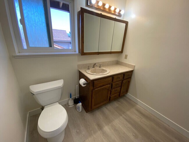 Building Photo - Spacious Hacienda Heights Home with a Pool