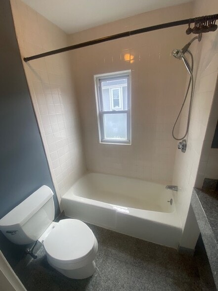 Building Photo - 13 Saint James St