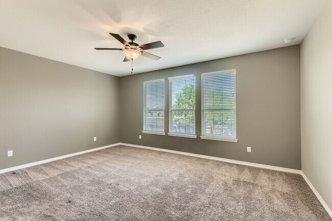 Building Photo - 3BR/2 Bath 1-Story on greenbelt, loads of extras!