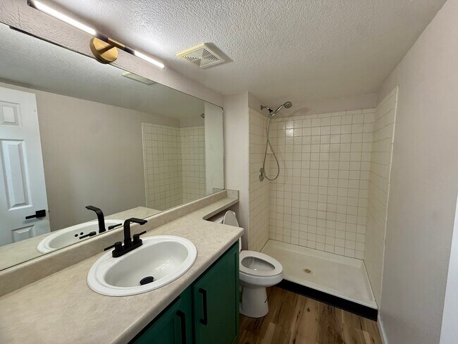 Building Photo - 7283 Coral Ridge Dr