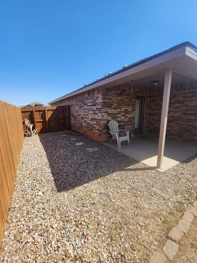 Building Photo - 3 bed 2 bath home in Lone Star Trails