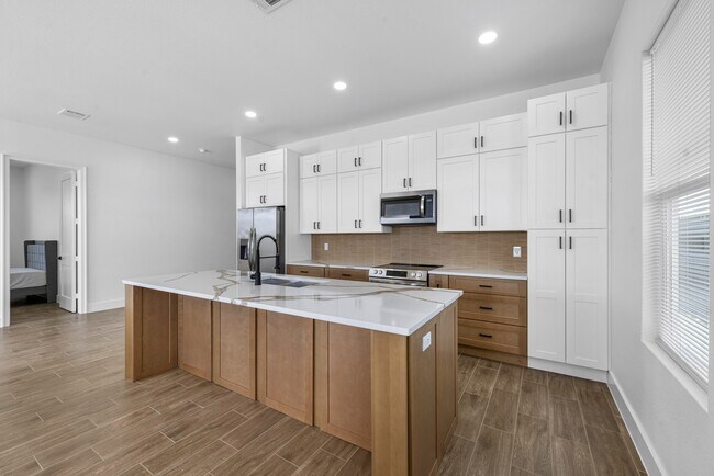 Building Photo - 510 Rd 5844