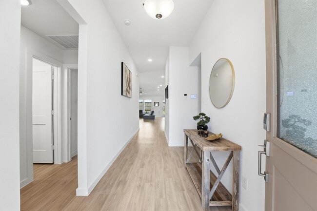 Building Photo - 8611 Pier Cove Dr