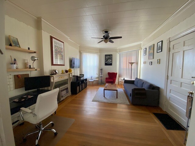 Living Room - 113 S Lake Ave