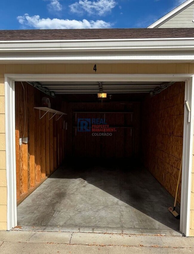 Building Photo - 4695 Hahns Peak Dr