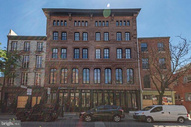Building Photo - 135 N 3rd St