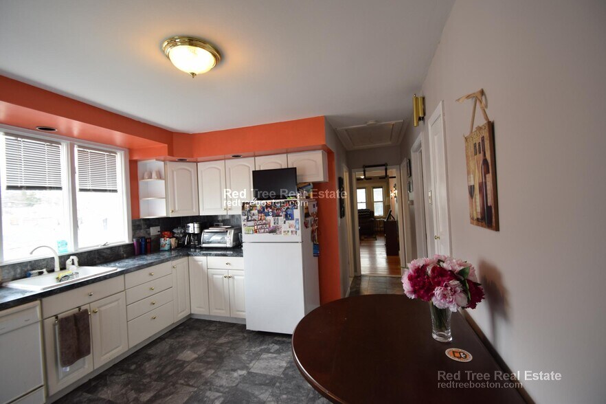 Building Photo - 416 Baker St