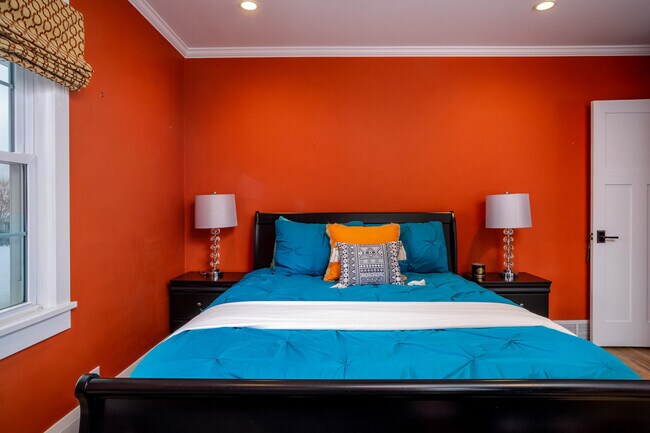 Building Photo - 10 N Pistakee Lake Rd