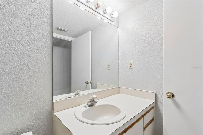 Building Photo - 6437 93rd Terrace N