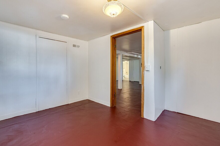Building Photo - 2605 SE 23rd Ave