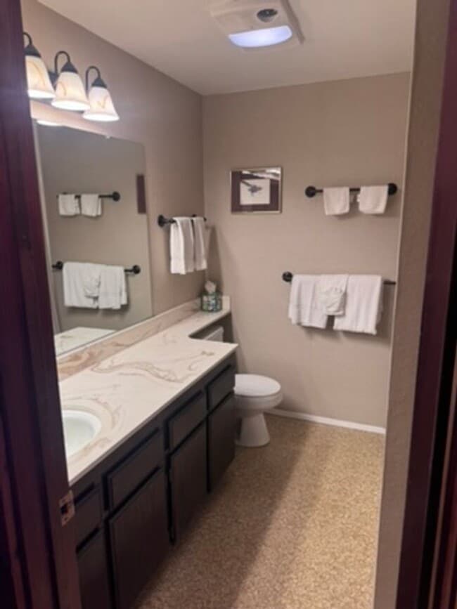 Building Photo - Beautiful 4BD/2BA Crowley Lake Home | Modern Finishes | Car Garage | Mountain Views