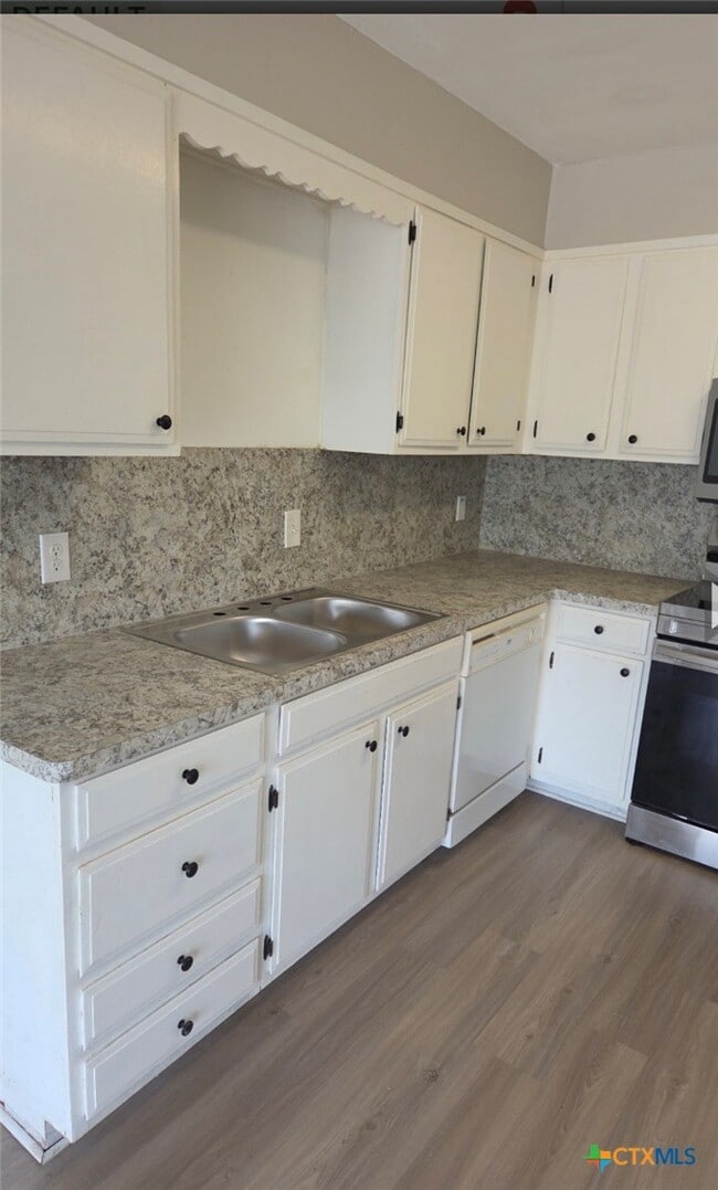 Building Photo - 604 Sherwood Dr