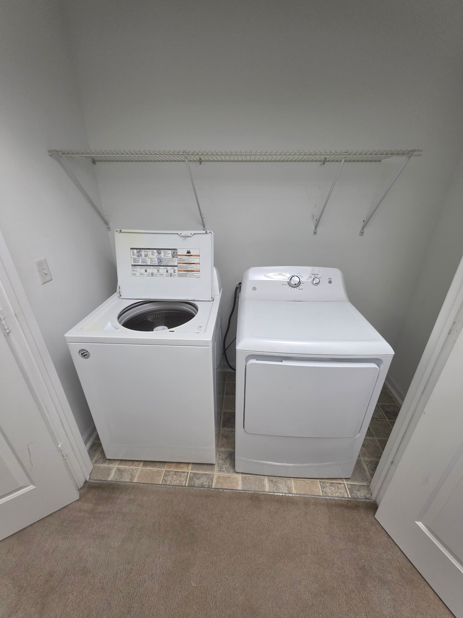 Building Photo - 730 Lacy Oak Dr