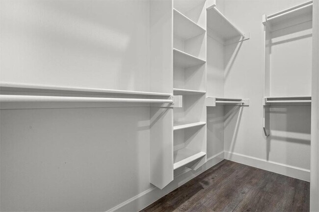 Building Photo - 1050 Sunshine Ct