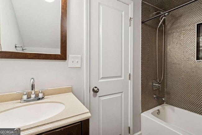 Building Photo - 1865 Stanton St