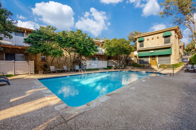 Building Photo - LAKESIDE ON SPRING VALLEY