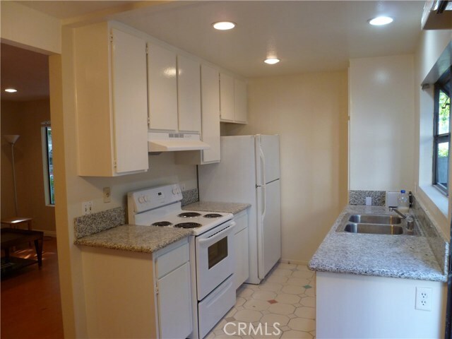 Building Photo - 215 Springview