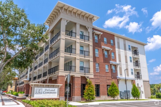 Building Photo - Deland Commons