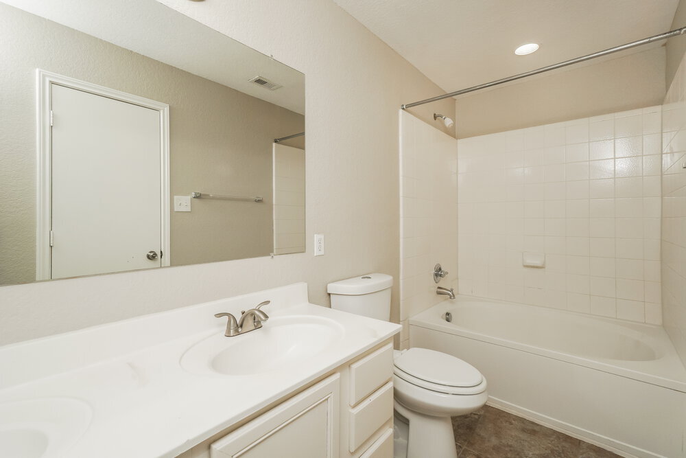 Building Photo - 8714 Sunview Park