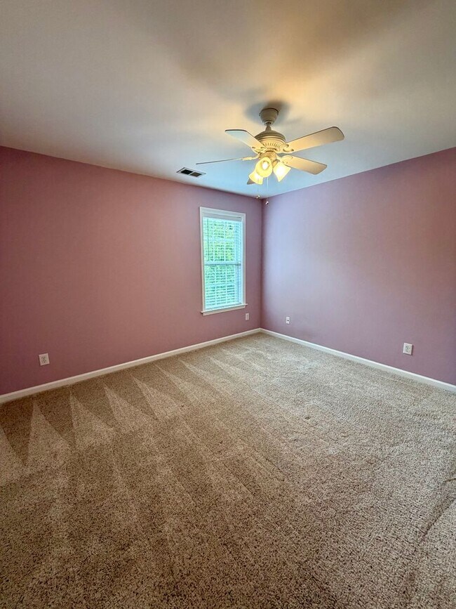 Building Photo - Stunning 5BR Retreat in Gated Village at Telfair