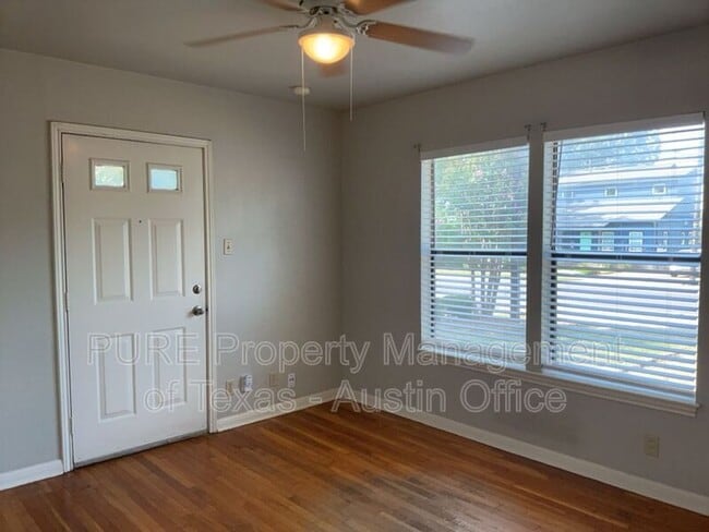 Building Photo - 1720 Justin Ln