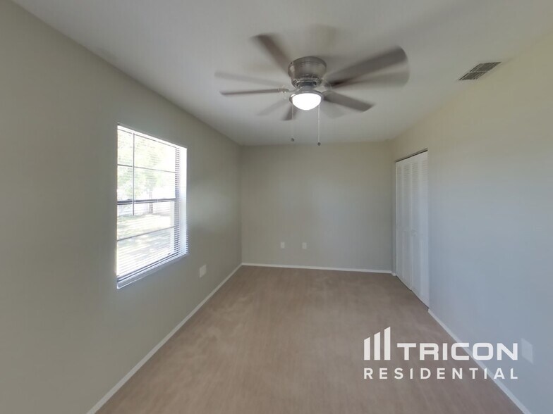 Building Photo - 3026 Aldoro Ave