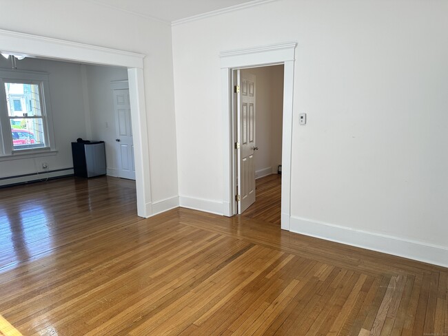 Building Photo - 1049 Campbell Ave