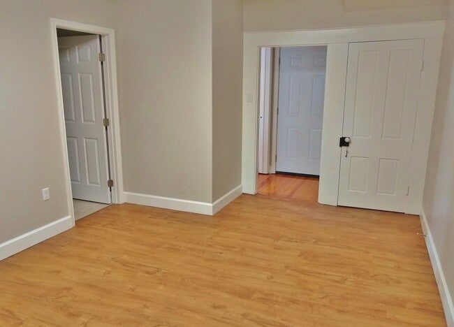 Building Photo - 514 Broadway