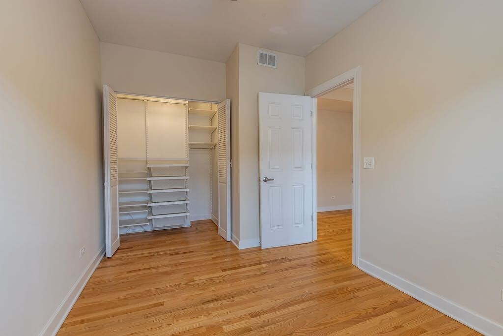 Building Photo - 3242 N Clifton Ave