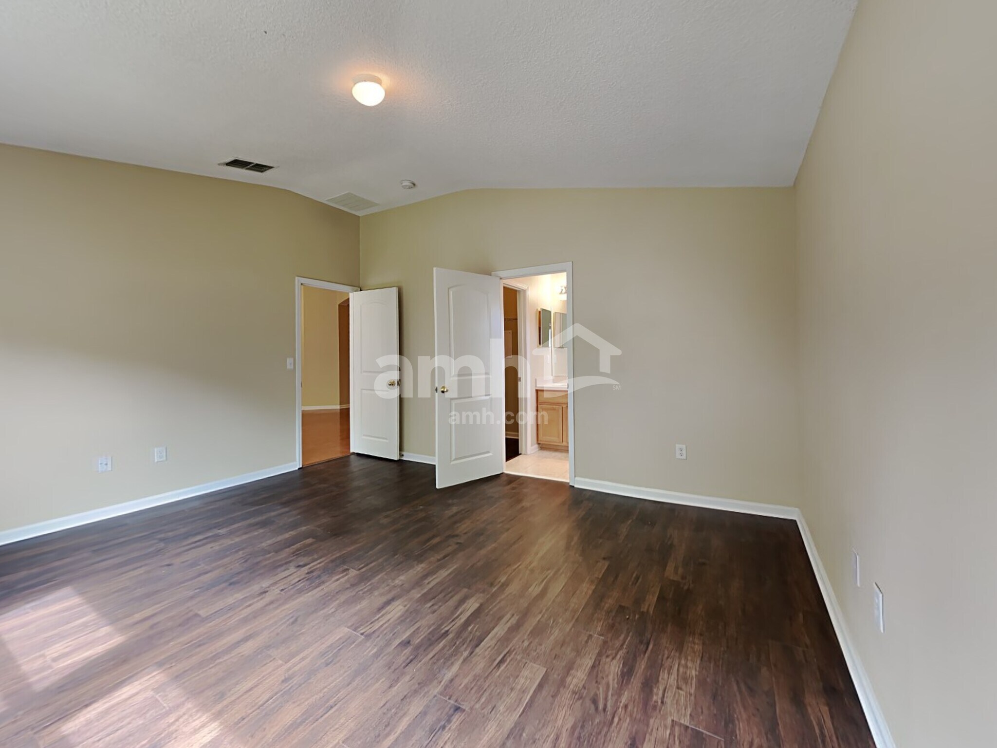 Building Photo - 2140 Creekmont Dr