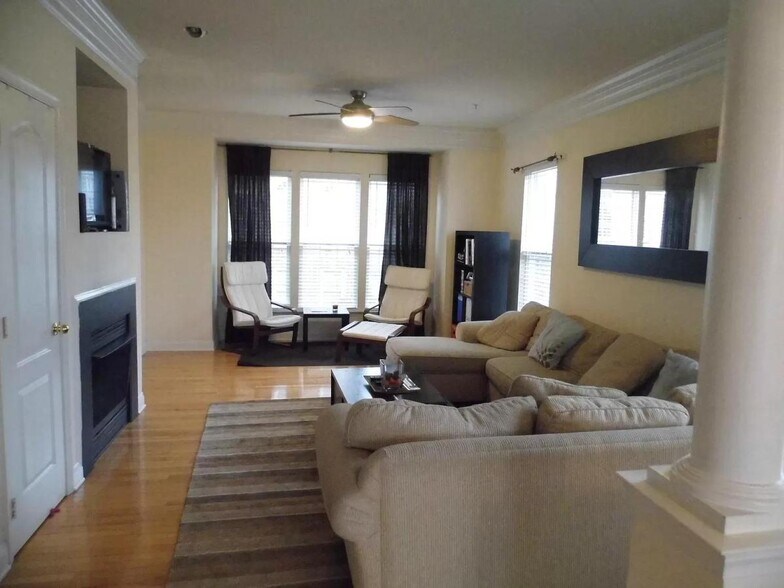 Building Photo - 12853 Murphy Grove Ter