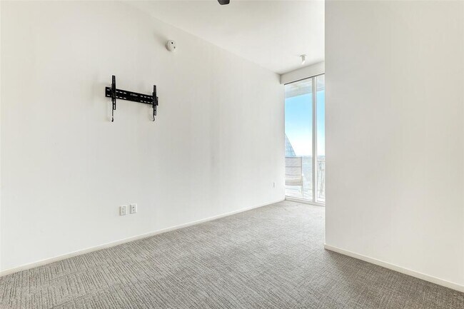 Building Photo - 301 West Ave