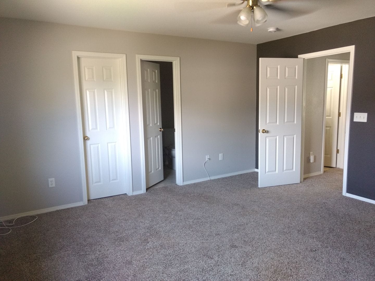 Building Photo - 6511 Stagecoach Ave