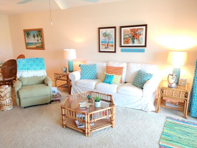 Building Photo - Seasonal Short-Term 2-Bedroom 2-Bathroom 2nd Floor Condo located at Mission Lakes!