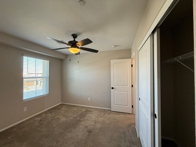 Building Photo - NLV 3 bed in a gated community!