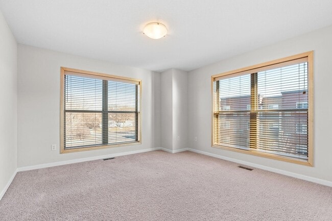 Building Photo - 731 Mercer St