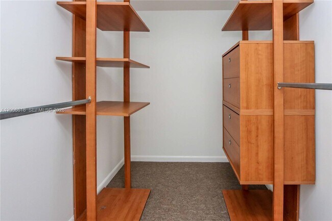 Building Photo - 1555 N Treasure Dr