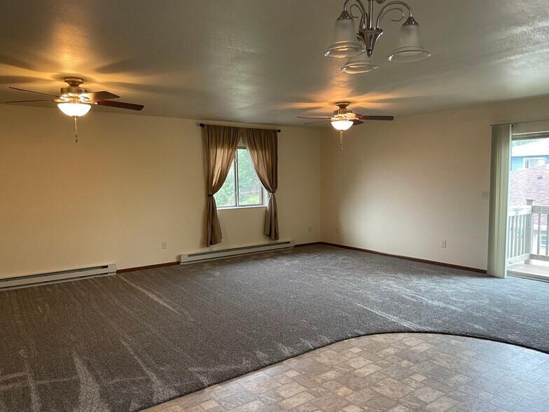 Building Photo - 1105 Windstar St