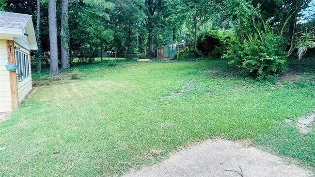Building Photo - 3410 Milan Dr