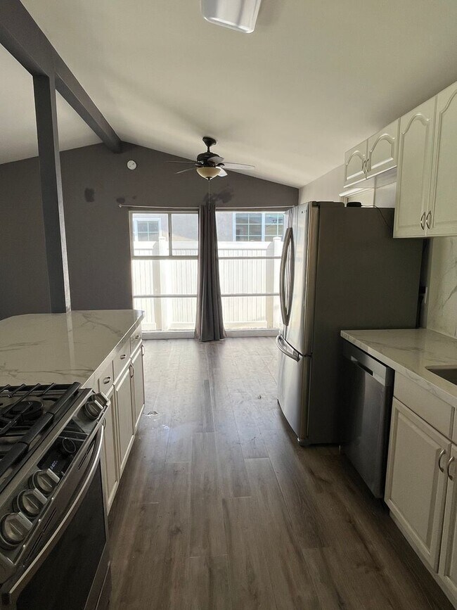 Building Photo - Welcome Summer in this Serra Mesa GEM!