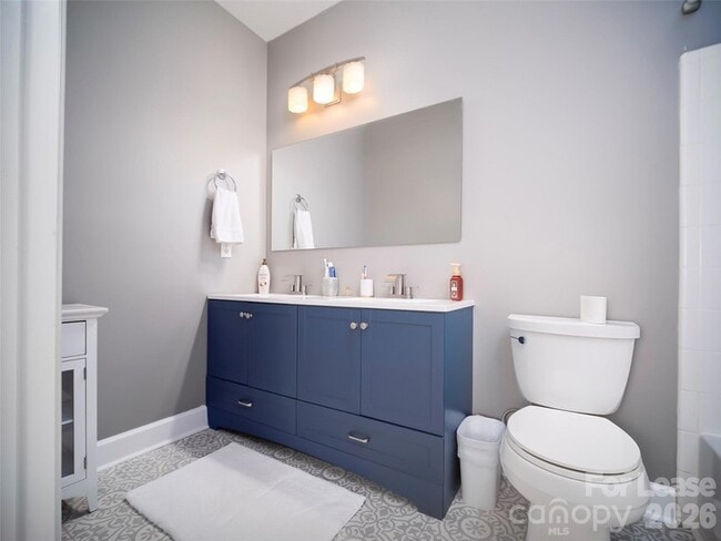 Building Photo - 5609 Fairview Rd