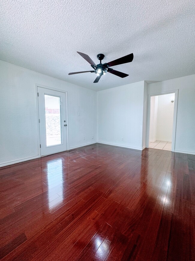 Building Photo - 139 Clairemont Rd