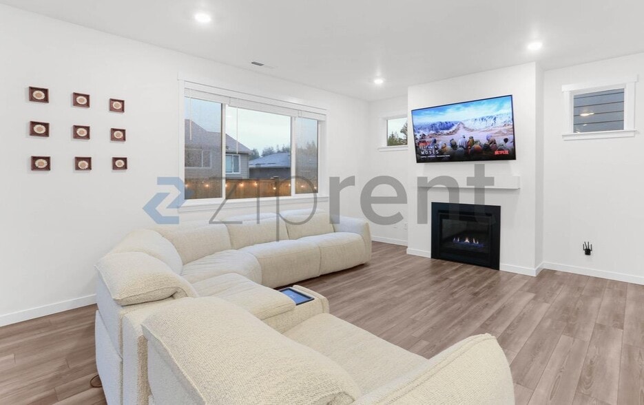 Building Photo - 13231 204th Ave SE