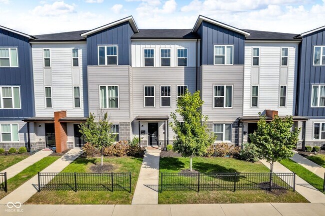 Primary Photo - 315 Steeples Blvd