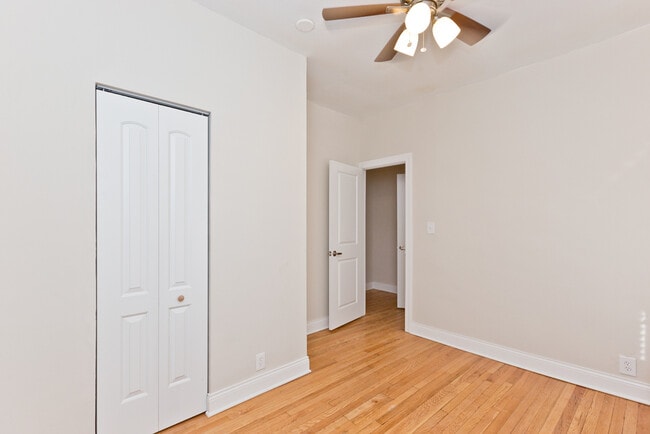 Building Photo - 3137 W Lawrence Ave