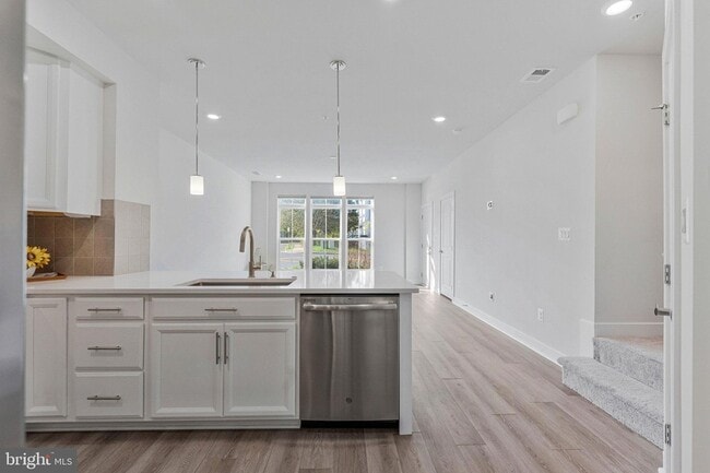 Building Photo - 13270 Woodland Park Rd
