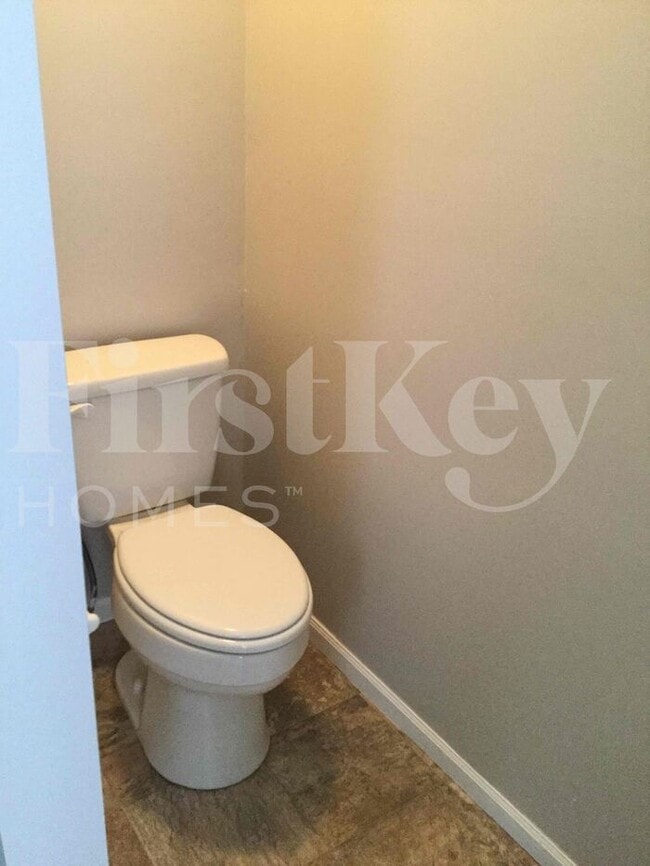 Building Photo - 7249 Bennell Dr