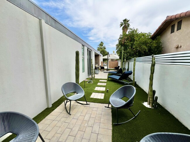 Building Photo - 73801 Shadow Mountain Dr