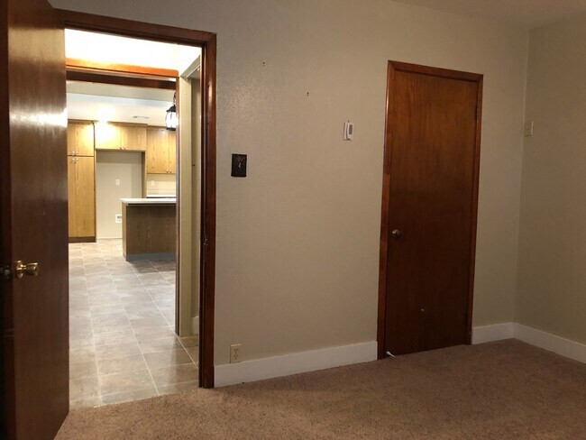 Building Photo - 1980 Sultana Dr