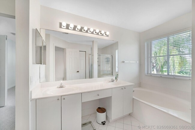 Building Photo - 1457 Banyan Way